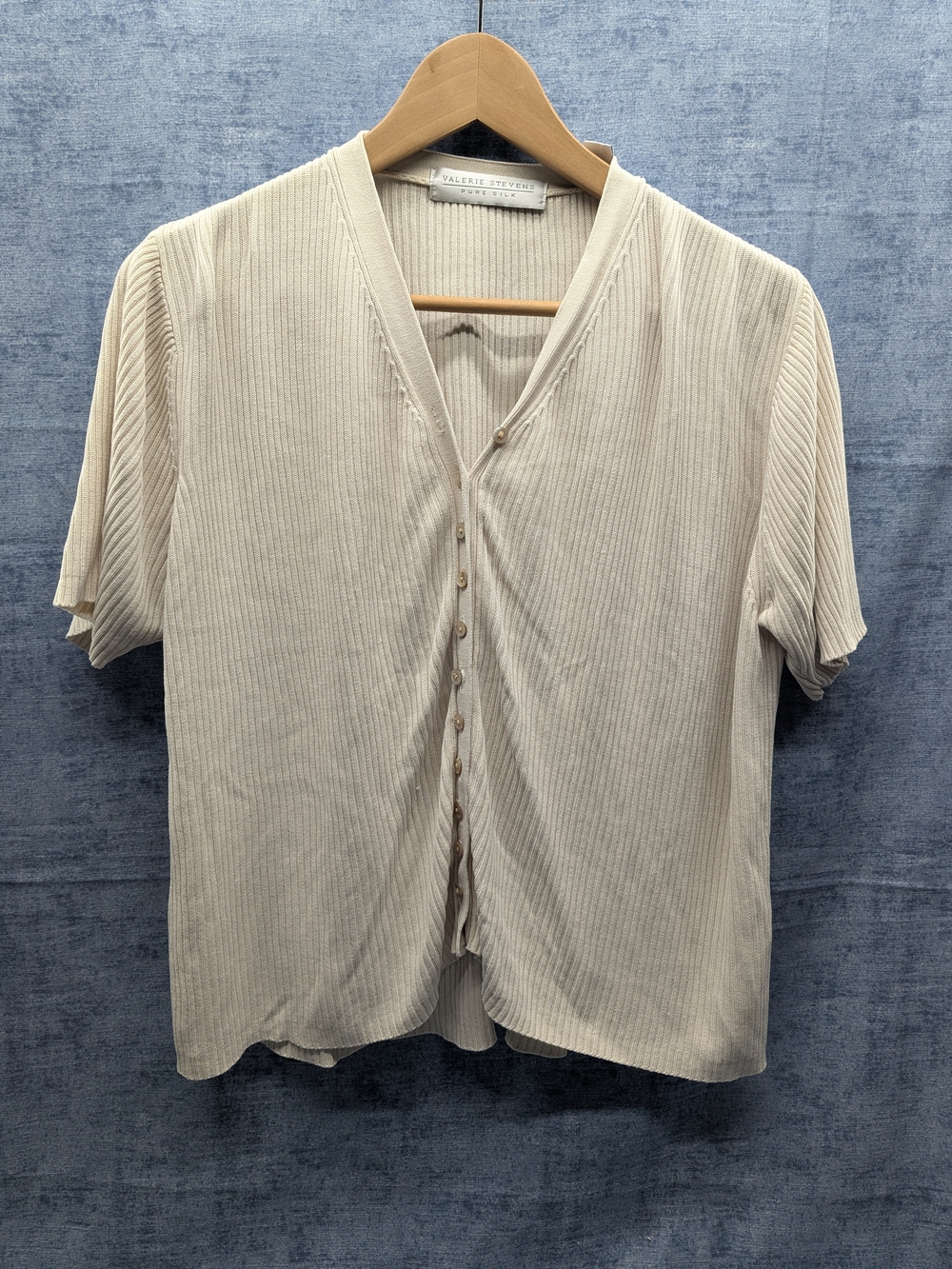 Valerie Stevens Pure Silk Ribbed Top Buttons V Neck Large Beige Minimalist